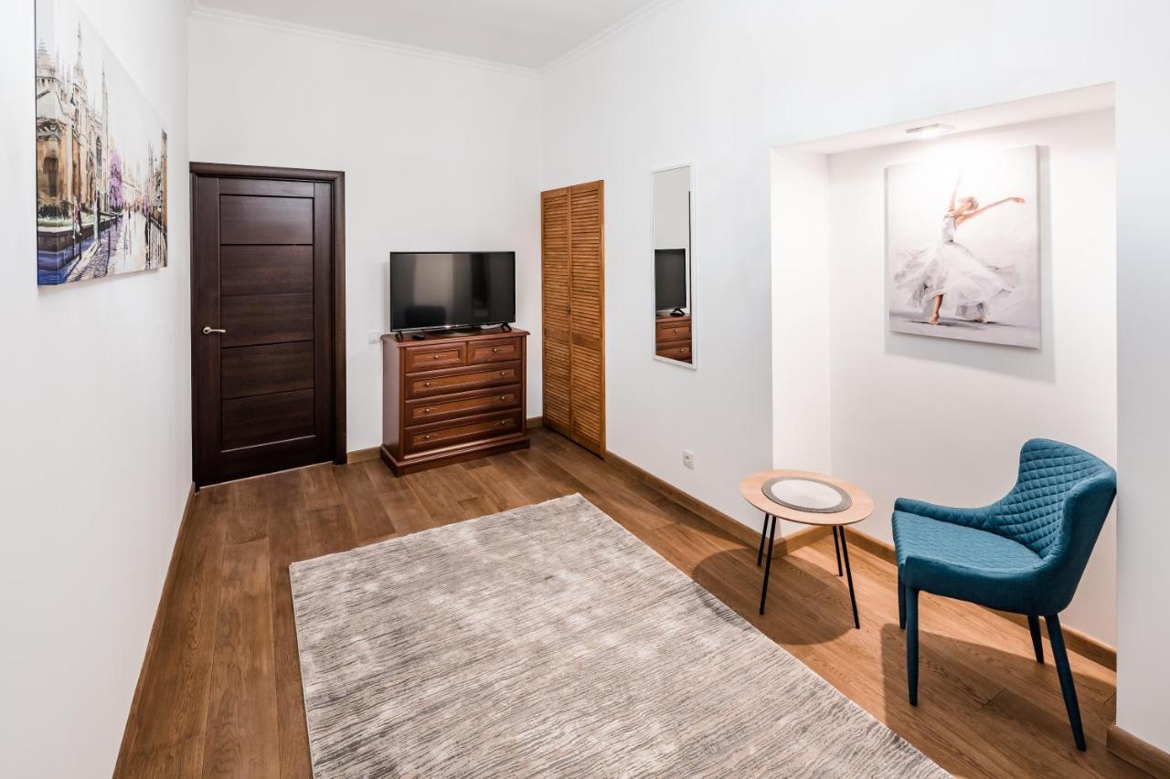 Romari Площа Міцкевича Lviv Ngoại thất bức ảnh