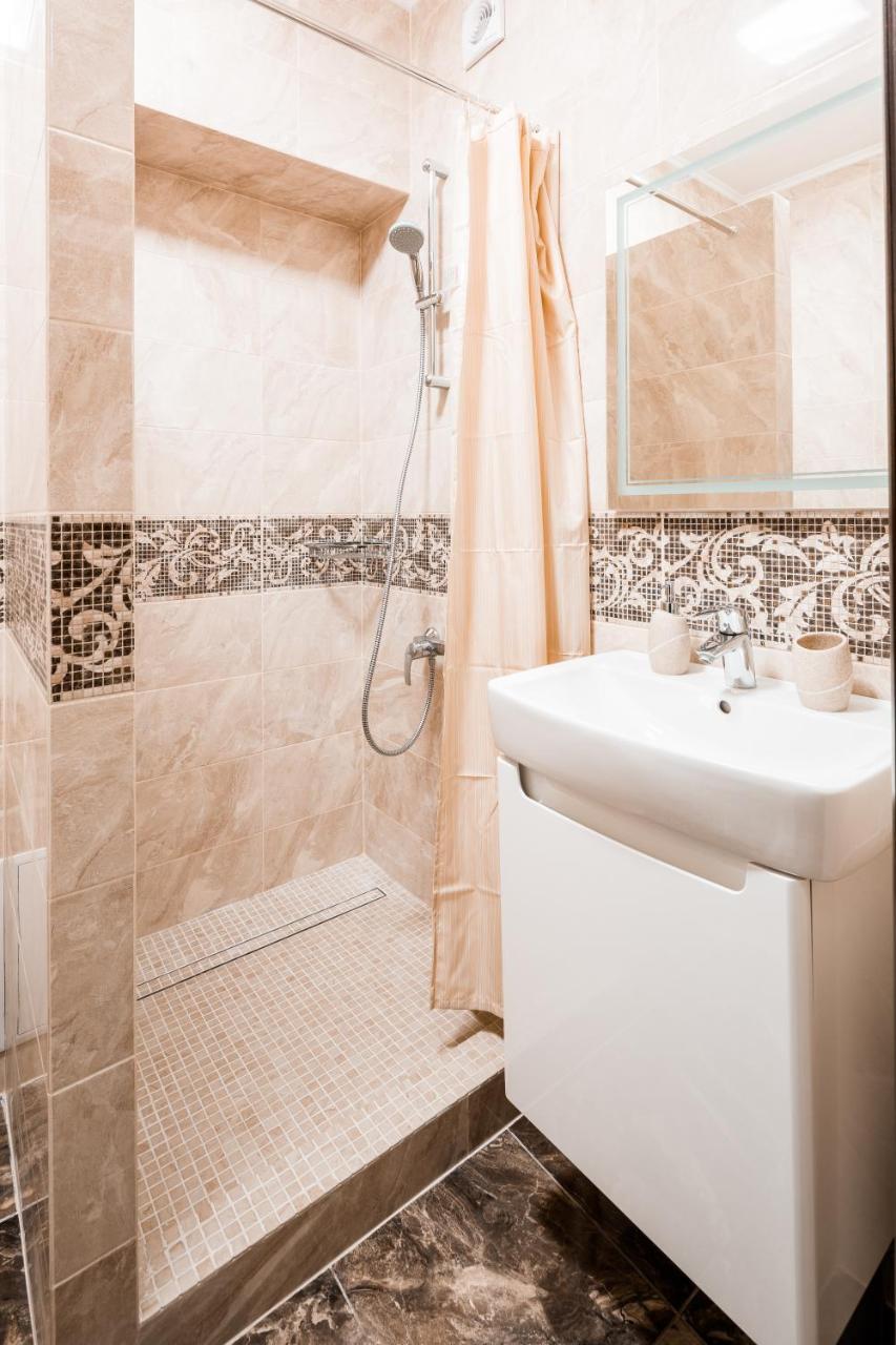 Romari Площа Міцкевича Lviv Ngoại thất bức ảnh